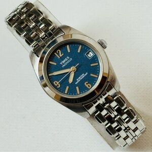 Vintage Timex Indiglo Women's 6.25"MAX Bracelet Watch Blue Dial Date Silver 1999